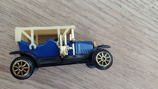 Macchinina blu da collezione