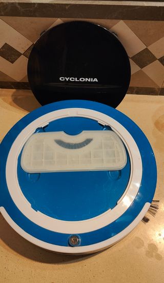 Aspirapolvere e aspirabriciole automatico con sens