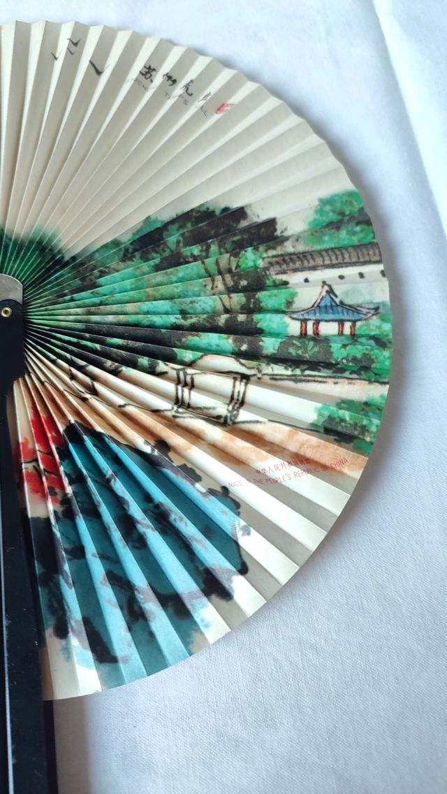 Pay-pay plegable pintado. Abanico