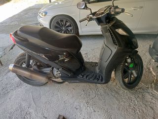 Aprilia sportcity 200