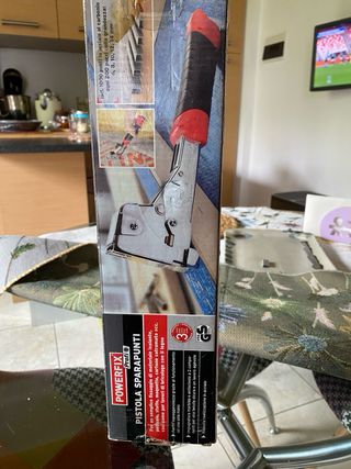 Pistola sparapunti, nuova