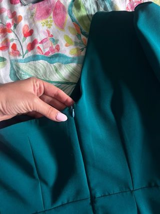 Vestido y chal invitada elegante evento ceremonia