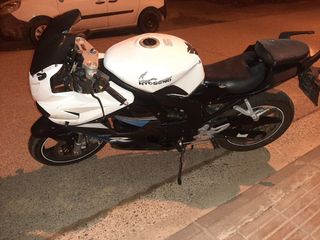 Hyosung GT 125 R