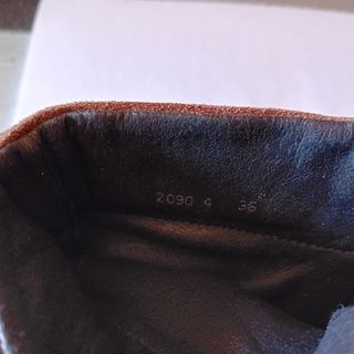 Botines con cordones color bronce