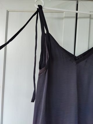 Blusa negra de tirantes