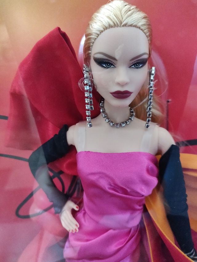 Barbie in Stile Design Doll1 etichetta oro