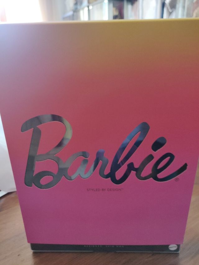 Barbie in Stile Design Doll1 etichetta oro