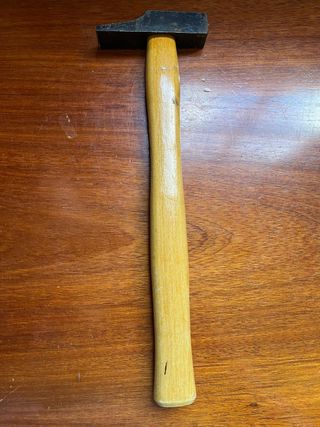 MARTILLO CON MANGO DE MADERA