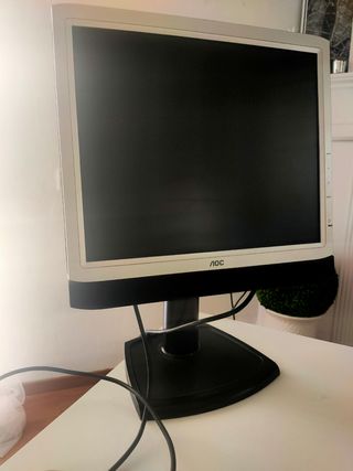 Monitor AOC LCD Cuadrado