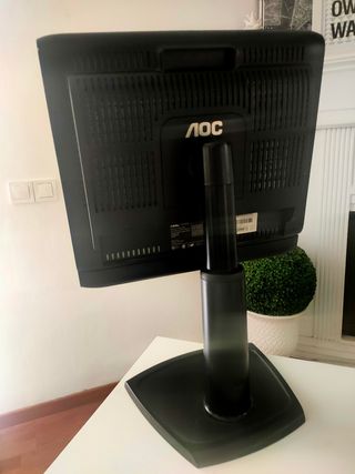 Monitor AOC LCD Cuadrado