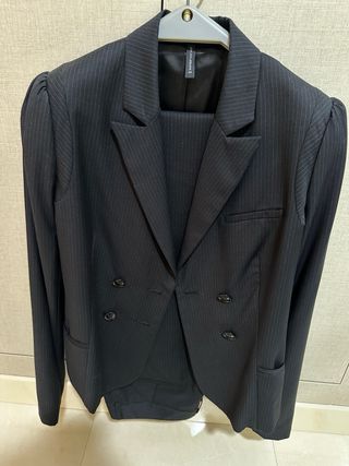 Traje de chaqueta negro, mujer naf naf