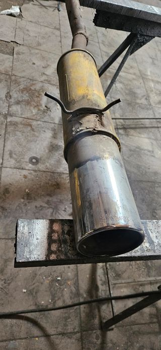 Tubo de escapé Spark