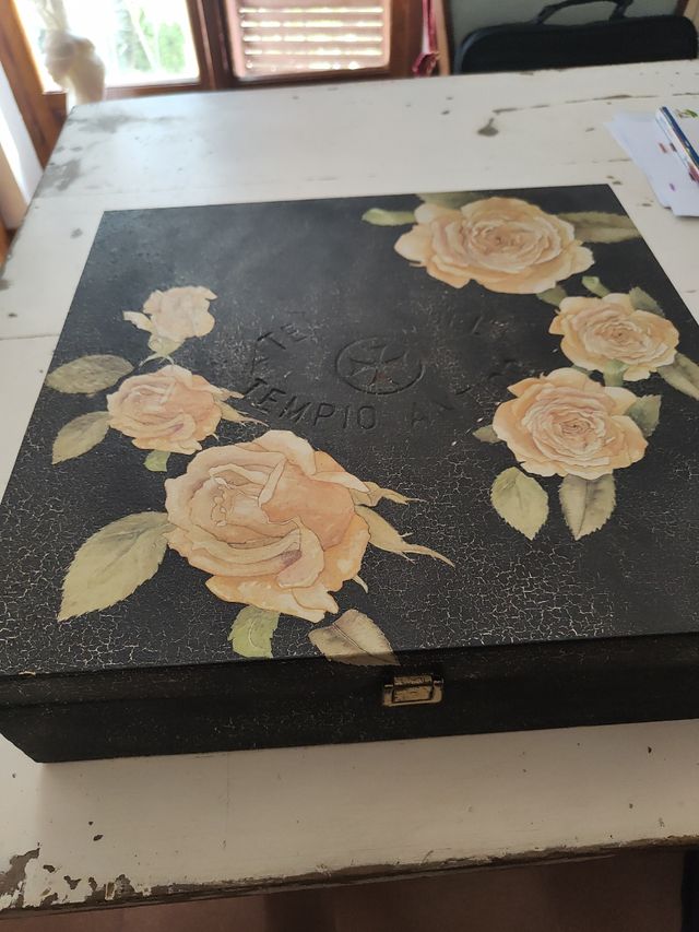 Scatola in legno découpage