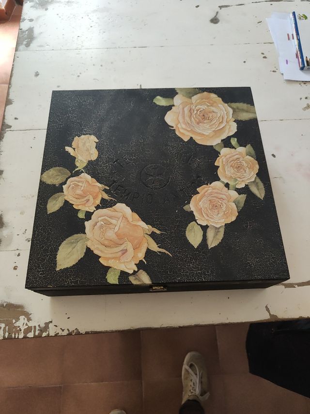 Scatola in legno découpage