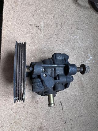 Bomba direccion montero 2.5