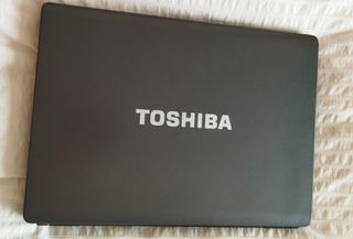 Ordenador Mac 27"+ portátil Toshiba satellite L300