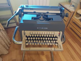 Maquina de escribir OLIVETTI MODELO 98