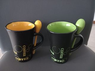 Tazze con cucchiaio 