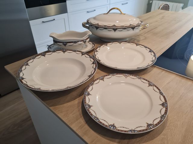 Louça de porcelana francesa (Limoges) [53 u.]