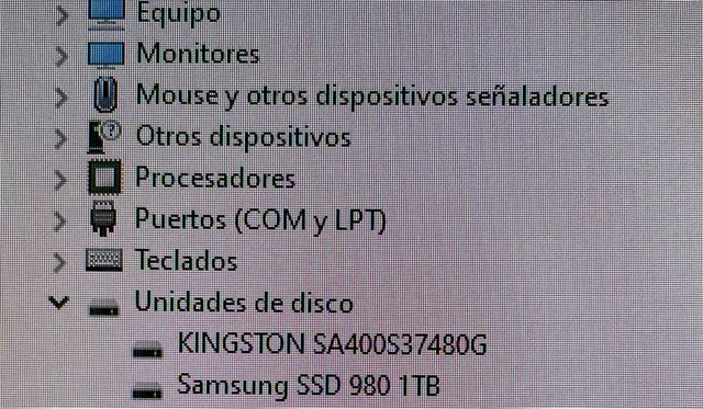 Ordenador sobremesa de uso profesional.