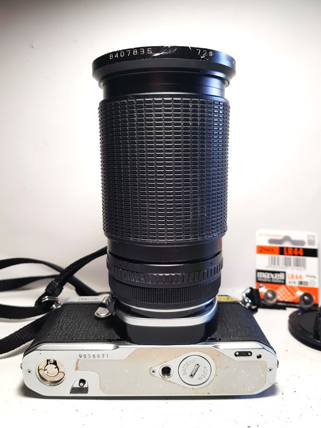 Pentax ME con Makinon f=28-135/1:4-5,5