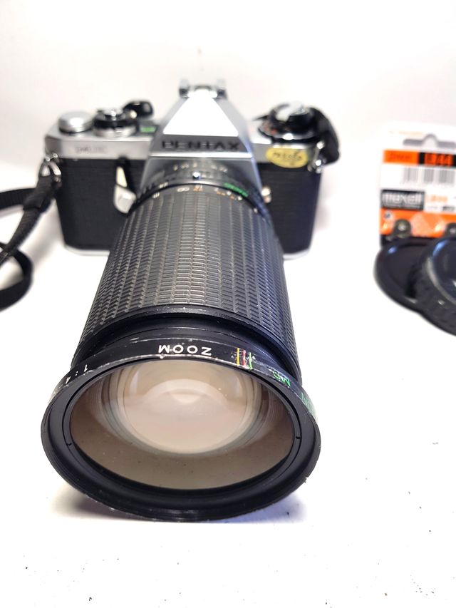 Pentax ME con Makinon f=28-135/1:4-5,5