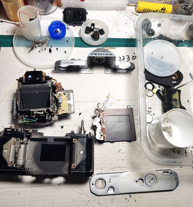 Pentax ME con Makinon f=28-135/1:4-5,5