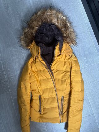 Anorak zara color mostaza