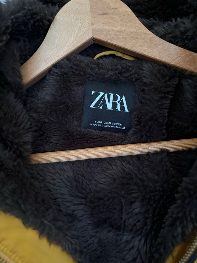 Anorak zara color mostaza