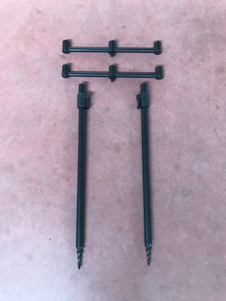 2 picchetti e 2 buzz bar 3 canne carpfishing