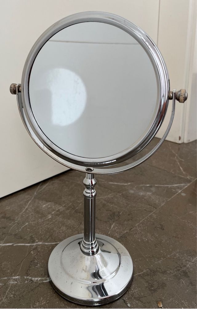 Espejo vintage de maquillaje / tocador