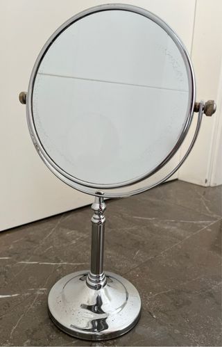 Espejo vintage de maquillaje / tocador