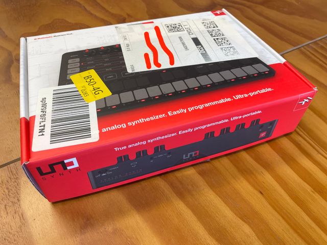 Synthetizador UNO IK multimedia