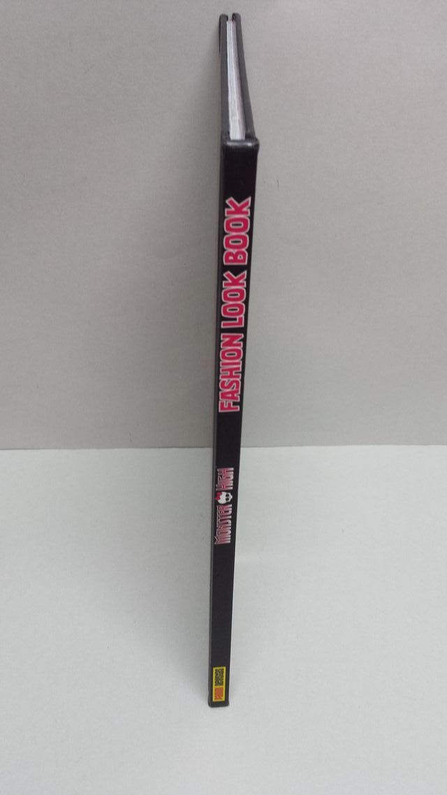 Monster High Fashion Look Book