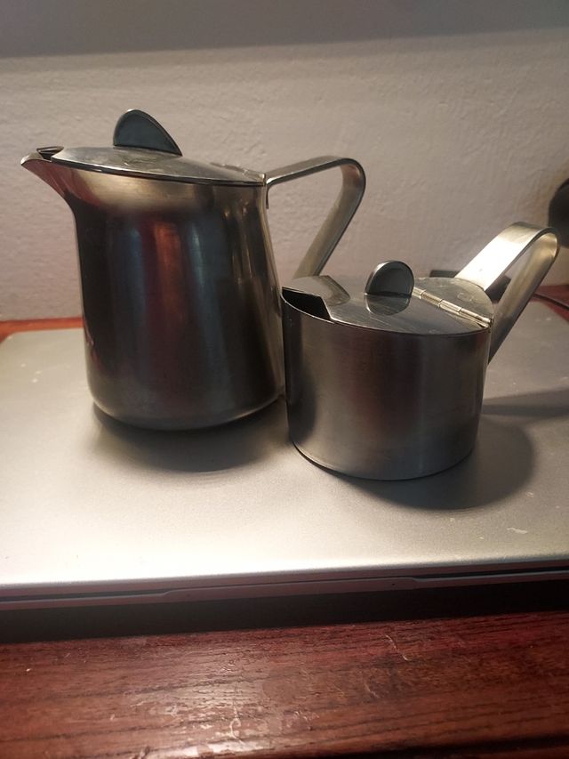 Teiera e zuccherina Alessi mod. Dani