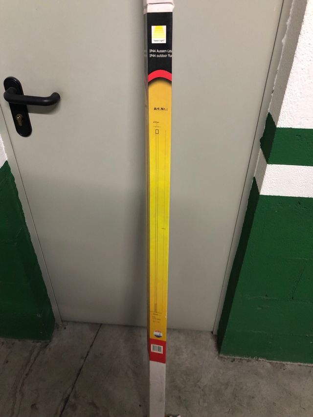 Lamparas tubulares rojas