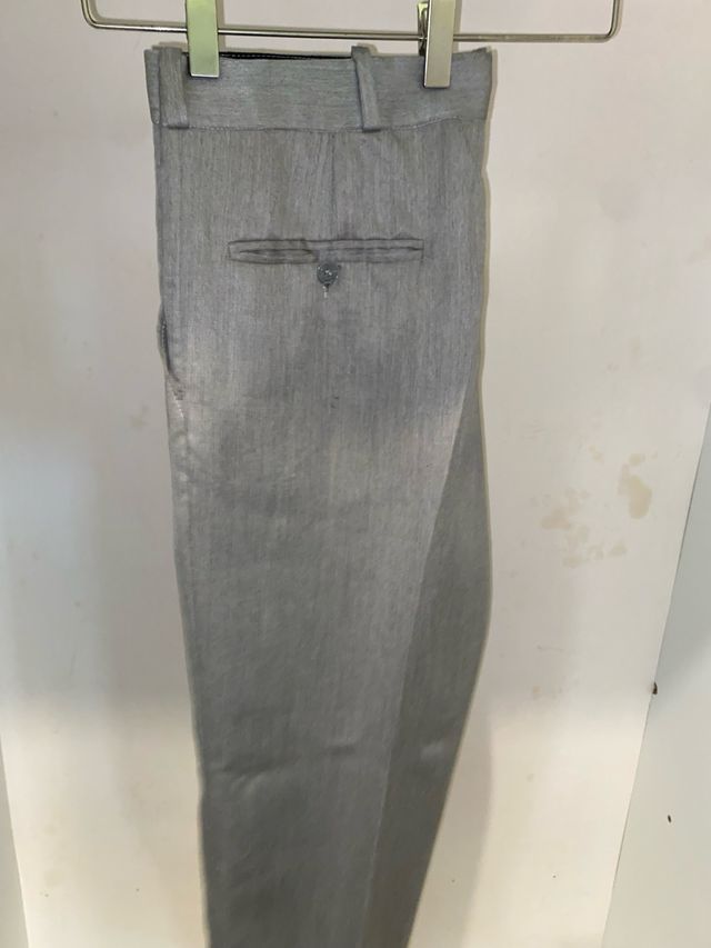 Traje y pantalon gris de graduacion