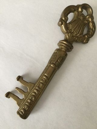 Raro apribottiglie a chiave Vintage