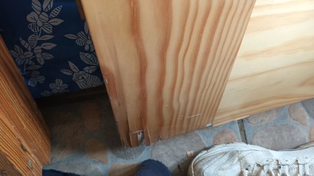 Puerta con premarco y molduras