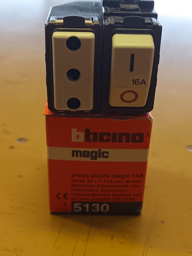 Bticino 5130 presa di sicurezza 16A
