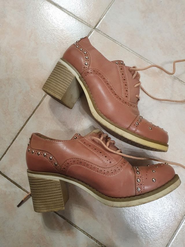 Scarpe rosa borchie