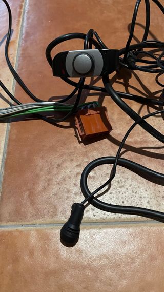 Radio-cd Clarion + Manos libres Parrot