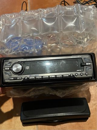 Radio-cd Clarion + Manos libres Parrot