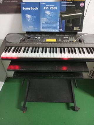 TECLADO LUMINOSO