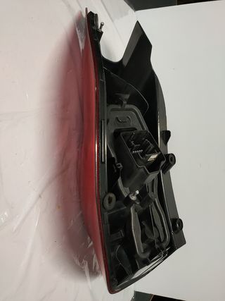 PILOTO TRASERO DERECHO RENAULT SCENIC '9