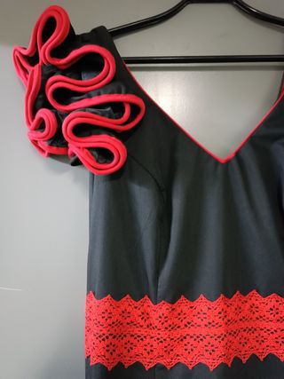 Traje flamenca negro y rojo