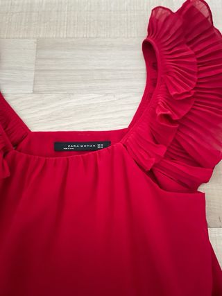 Blusa volante hombros Zara