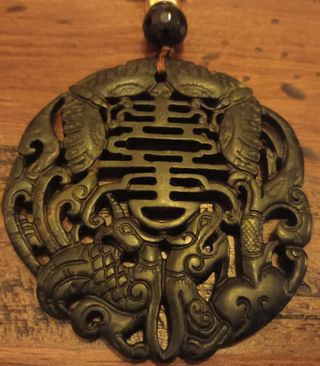 Colgante Medallón de Jade negro