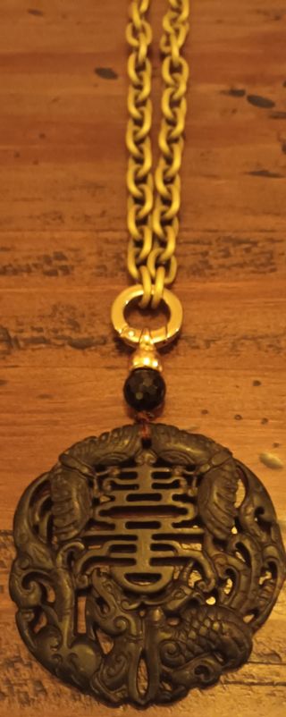 Colgante Medallón de Jade negro