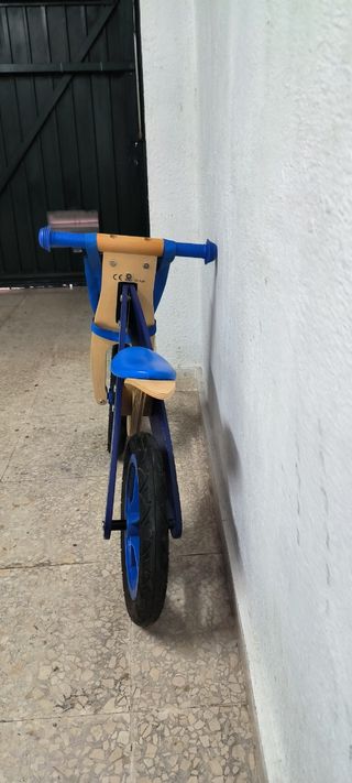 Bicicleta de madera para niños